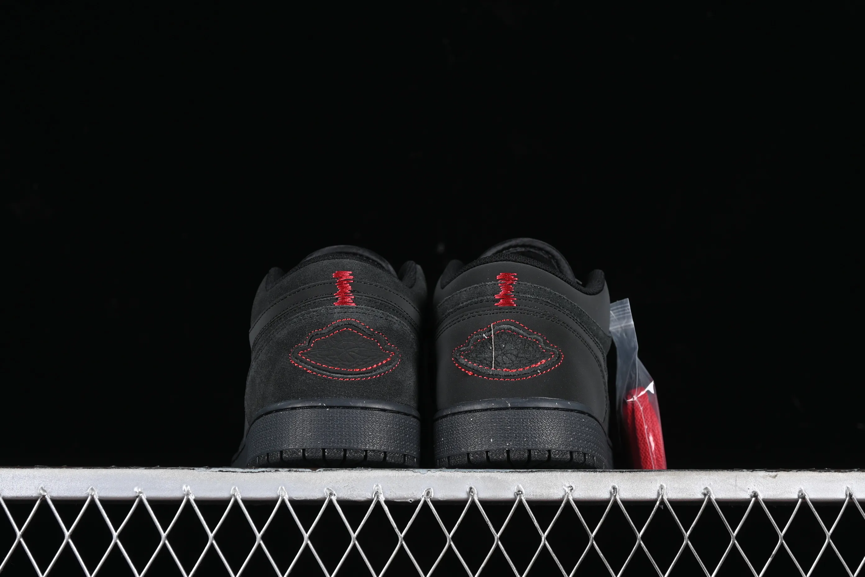 All categories Air Jordan Jordan series basketball shoes Air Jordan 1 Low Z version Air Jordan 1 Low SE Craft "Dark Smoke Grey" AJ1 Joe 1 dark smoke gray low-top cultural casual sneakers FD8635-001